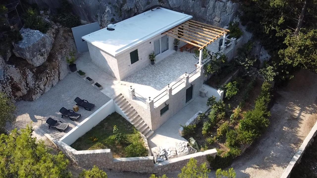 Nugal 2+2 Makarska
